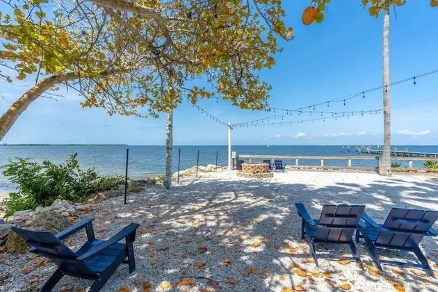 Oda (209 Little Harbor Inn)
