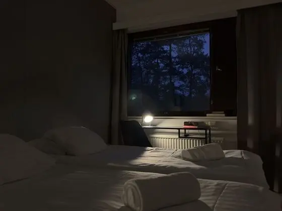 İki Ayrı Yataklı Oda, Ortak Banyo