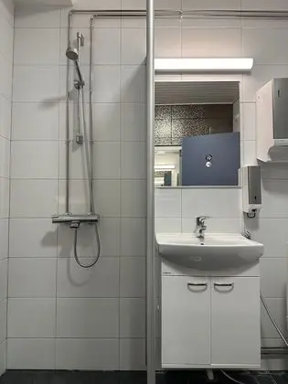 Tek Kişilik Oda, Ortak Banyo