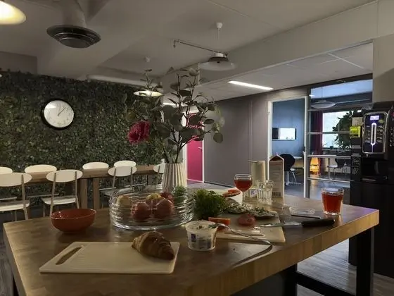 Tek Kişilik Oda, Ortak Banyo