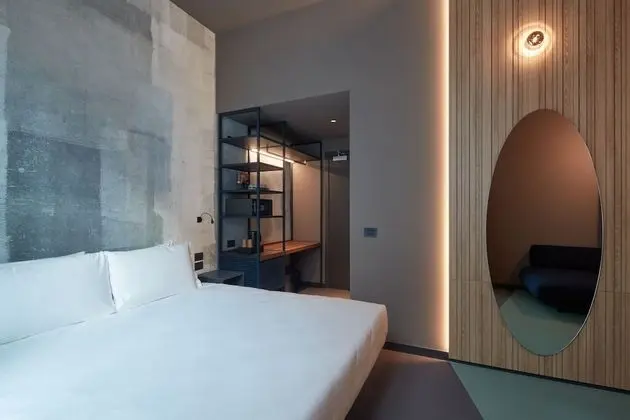 Wizard - King Bed