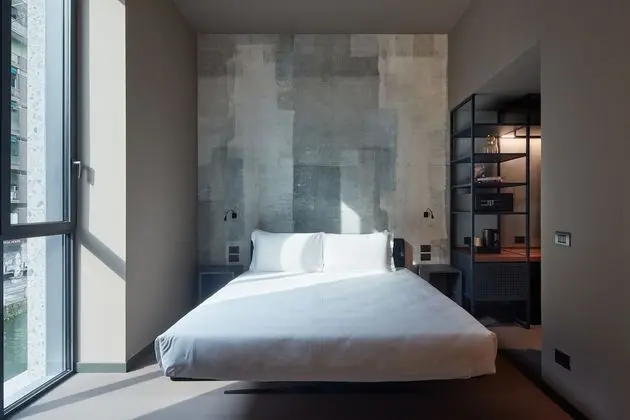 Wizard - King Bed