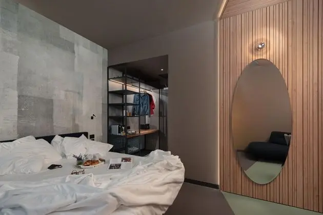 Wizard - King Bed