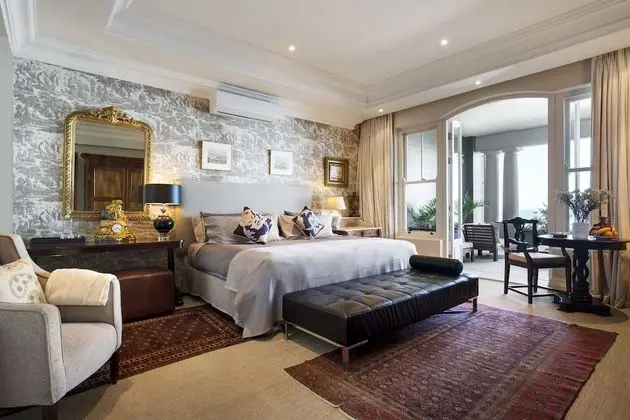 5 Bedroom Villa