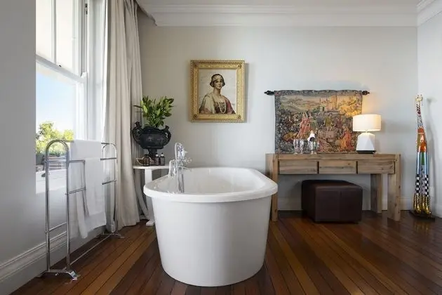 5 Bedroom Villa