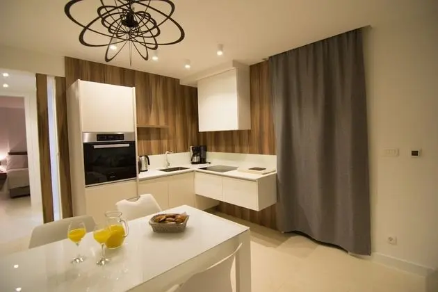 Deluxe Apart Daire, Zemin Kat