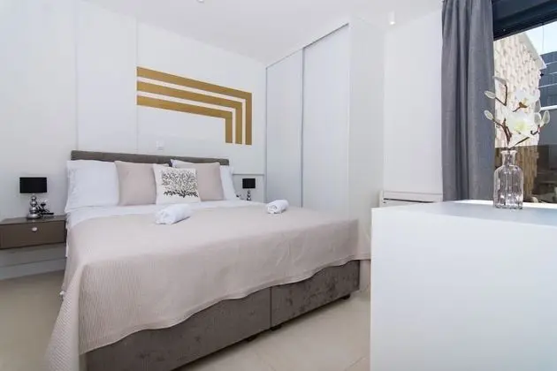 Deluxe Apart Daire, Zemin Kat