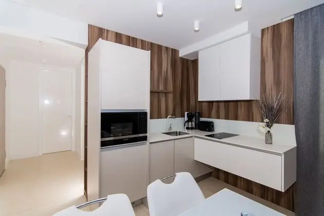 Deluxe Apart Daire, Zemin Kat