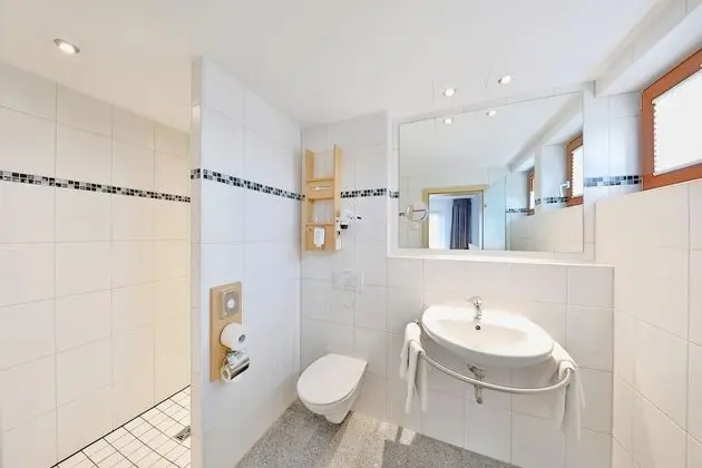 Büyük Yataklı Tek Kişilik Oda