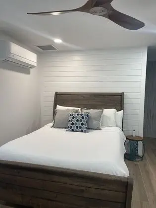 Ev