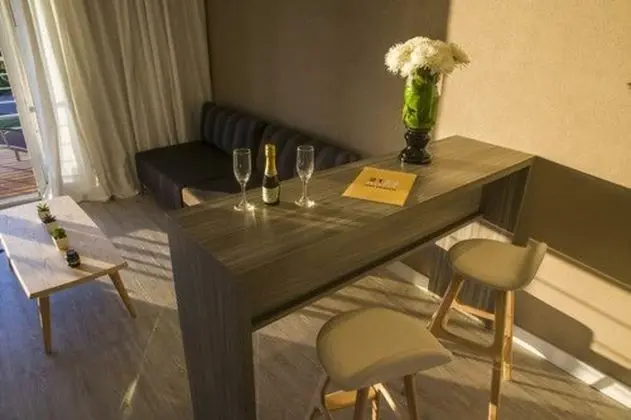 Tek Büyük Yataklı Oda, Balkon