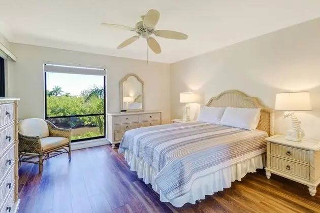 Daire (21400 Bay Village Dr  #204)