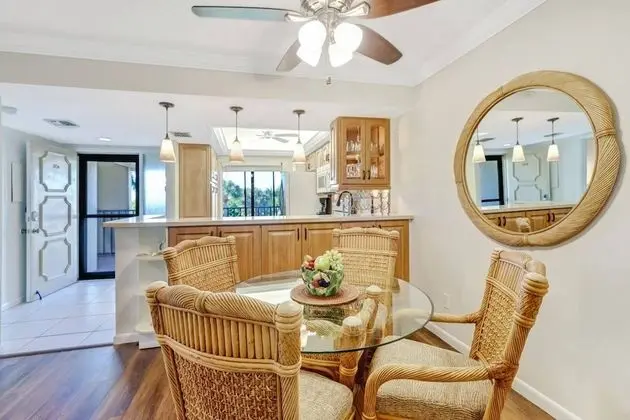 Daire (21400 Bay Village Dr  #204)