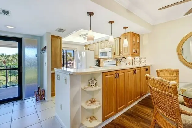 Daire (21400 Bay Village Dr  #204)