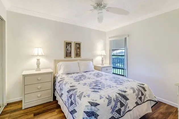 Daire (21400 Bay Village Dr  #204)