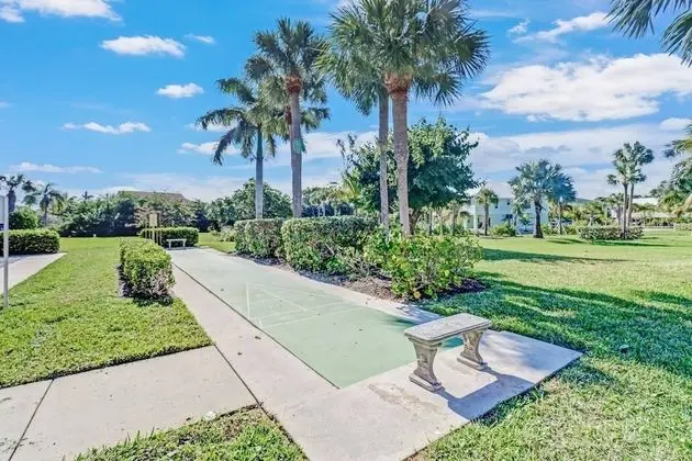 Daire (21400 Bay Village Dr  #204)