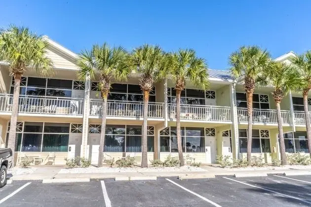 Oda (215 Little Harbor Inn)