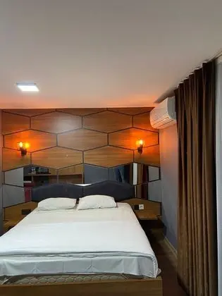 Jakuzili Suite Oda