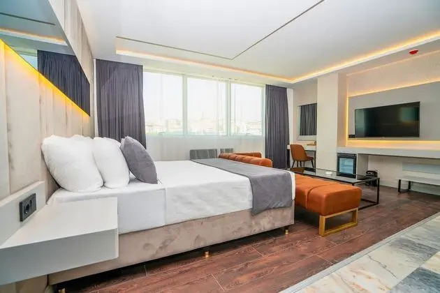 Luxury Oda
