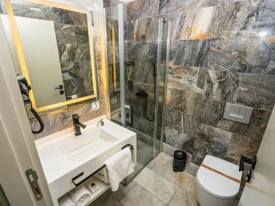 Jacuzzi Deluxe Room