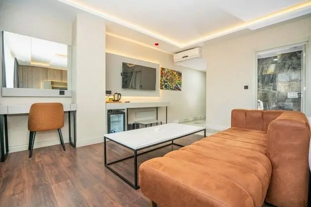 Jacuzzi Deluxe Room