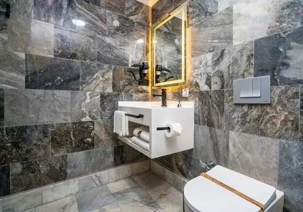 Master Deluxe Room