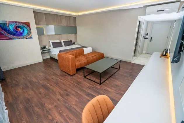 Master Deluxe Room