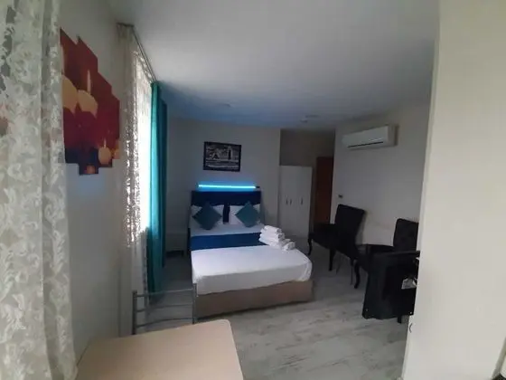 Standard Tek Büyük Yataklı Oda
