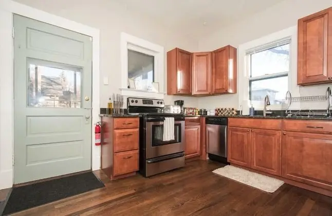 Ev, Birden Çok Yatak, Veranda, Bahçe Manzaralı (216 W. Myrtle St.)