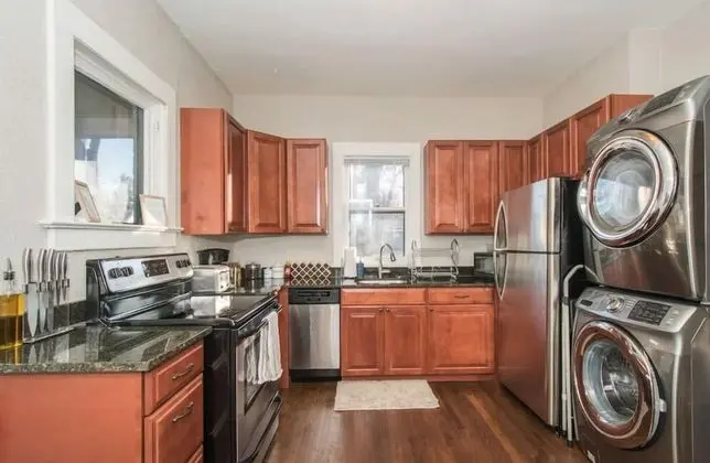 Ev, Birden Çok Yatak, Veranda, Bahçe Manzaralı (216 W. Myrtle St.)