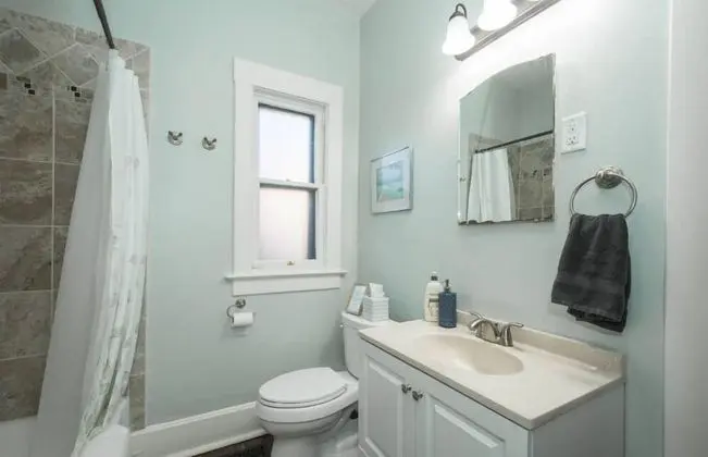 Ev, Birden Çok Yatak, Veranda, Bahçe Manzaralı (216 W. Myrtle St.)