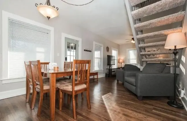 Ev, Birden Çok Yatak, Veranda, Bahçe Manzaralı (216 W. Myrtle St.)