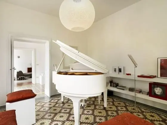 Design Tek Büyük Yataklı Oda, Bahçe Manzaralı