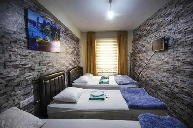 Aile Odası, Avlu Manzaralı, Balkonsuz