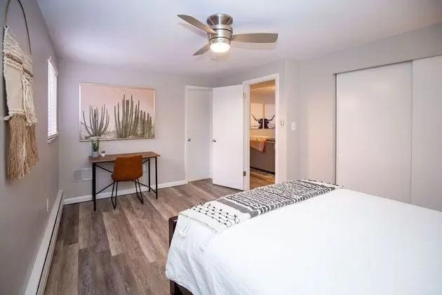 Daire, 1 Büyük (Queen) Boy Yatak ve Çekyat, Veranda, Bahçe Manzaralı (220 Peterson St. (Unit 2))