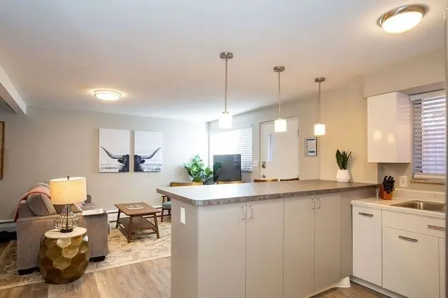 Daire, 1 Büyük (Queen) Boy Yatak ve Çekyat, Veranda, Bahçe Manzaralı (220 Peterson St. (Unit 2))