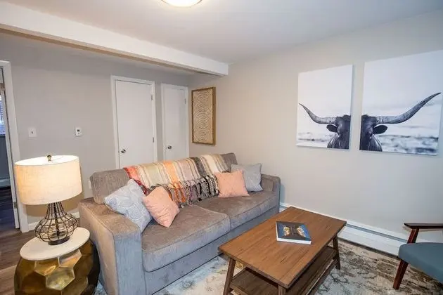 Daire, 1 Büyük (Queen) Boy Yatak ve Çekyat, Veranda, Bahçe Manzaralı (220 Peterson St. (Unit 2))