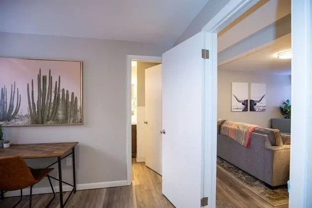 Daire, 1 Büyük (Queen) Boy Yatak ve Çekyat, Veranda, Bahçe Manzaralı (220 Peterson St. (Unit 2))
