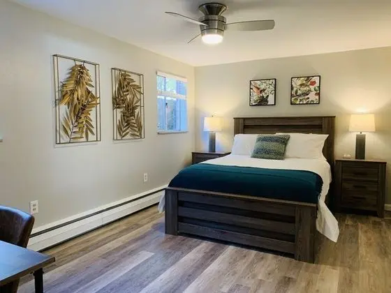 Daire, 1 Büyük (Queen) Boy Yatak ve Çekyat, Veranda, Bahçe Manzaralı (220 Peterson St. (Unit 3))