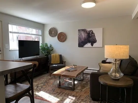 Daire, 1 Büyük (Queen) Boy Yatak ve Çekyat, Veranda, Bahçe Manzaralı (220 Peterson St. (Unit 3))