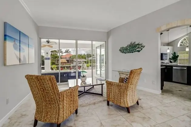 Ev (2203 Cape Coral Pkwy W)