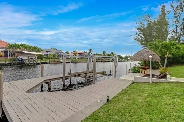 Ev (2203 Cape Coral Pkwy W)