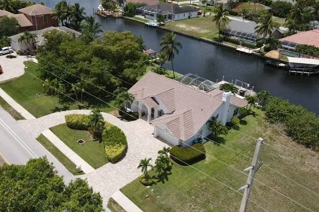 Ev (2203 Cape Coral Pkwy W)