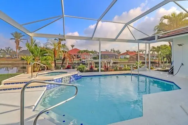 Ev (2203 Cape Coral Pkwy W)