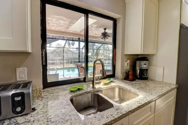 Ev (2216 Everest Parkway)