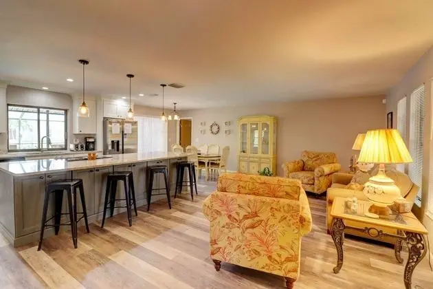 Ev (2216 Everest Parkway)