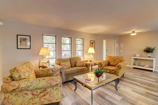Ev (2216 Everest Parkway)