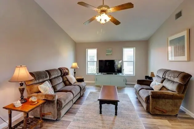 Ev (2216 Everest Parkway)
