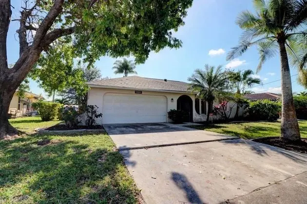 Ev (2216 Everest Parkway)