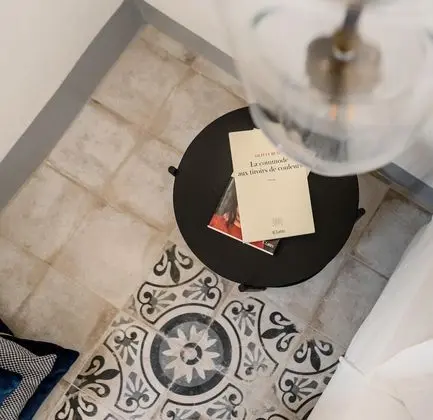 Ev